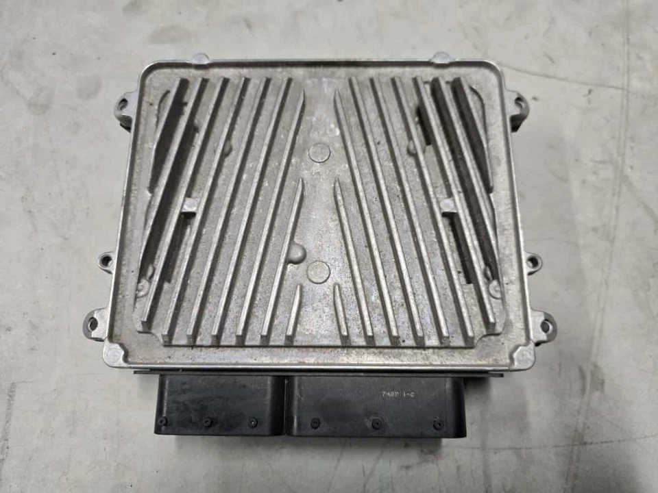 Mercedes-Benz CLK350 Avantgarde W209/A209 2008 Convertible Engine Control Unit - image 2 of 4