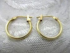 ESTATE JEWELRY SOLID 14K YELLOW GOLD SMALL HOOP PIERCED EARRINGS .4 GRAM