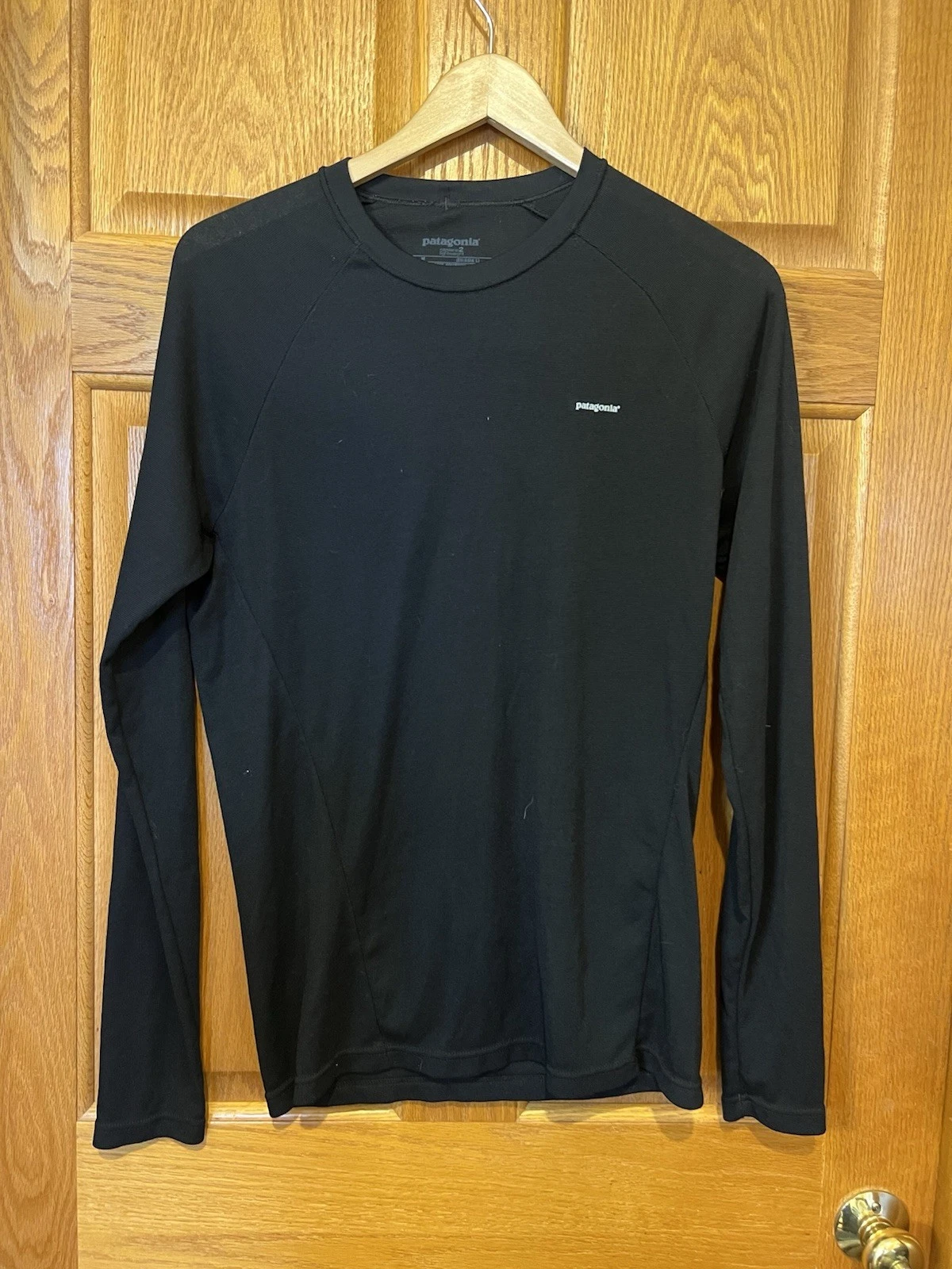 AY69 Patagonia Long Sleeve Black Capilene 2 Lightweight Base Layer Mens Medium