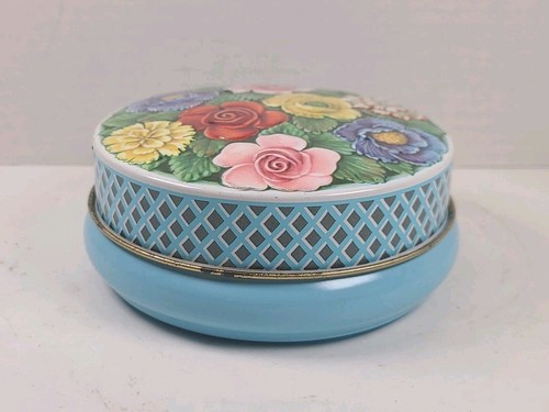 Vintage Riley’s Toffee Halifax England EMBOSSED FLORAL TIN 1950’s Floral Roses - Bild 2 von 8
