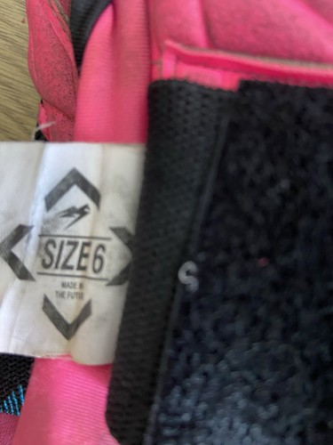 Kaliaaer Goalkeeper Gloves (bundle of 3 pairs) Size 6 and Size 7 - Picture 9 of 10