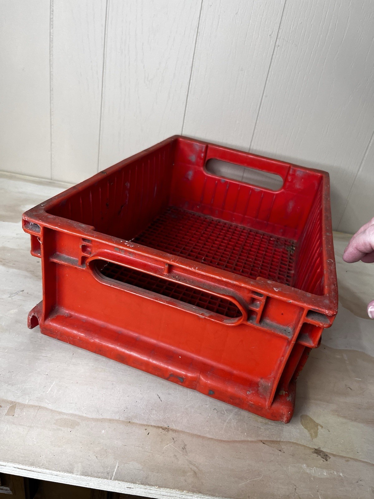 Vintage Double Cola Soda Bottle Crate Plastic Red holds 16 Bottles *READ