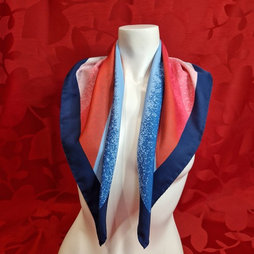 Schöner Vintage Schal 65 cm x 67 cm diagonales Design rosa rot blau weiß