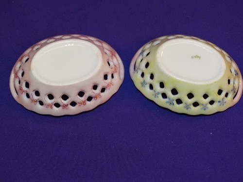 2 HAND PAINTED PORCELAIN CHINA DELICATE BASKETS/ RING HOLDER PINK FLOWERS SIGNED - Picture 6 of 8