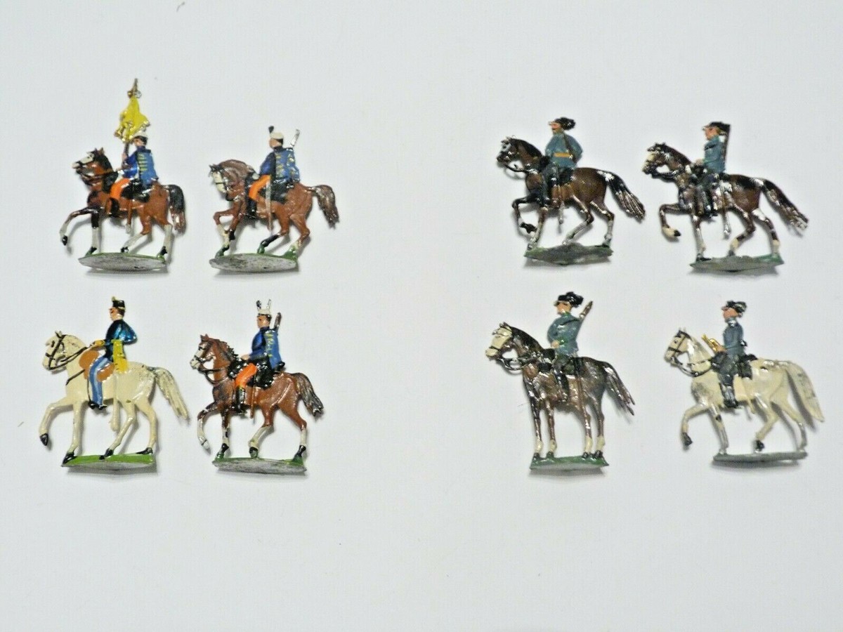 Plats d'étain HEINRICHSEN - Zinnfiguren - 10 cavaliers divers pays - lot 4