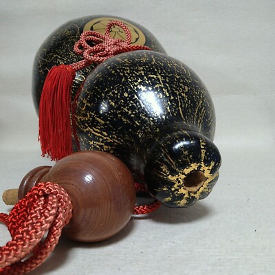 Japanese Lacquer Gourd 25.98inch Samurai Sake Bottle Gold