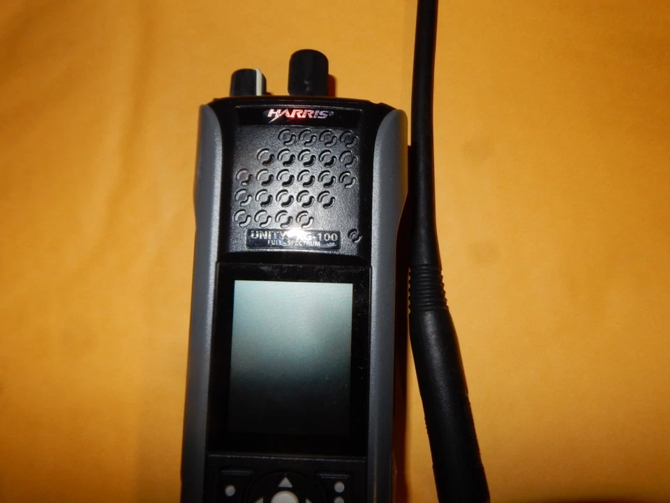 Rádio Harris Unity XG-100 espectro total modelo XP-100F + bateria - Imagem 2 de 4