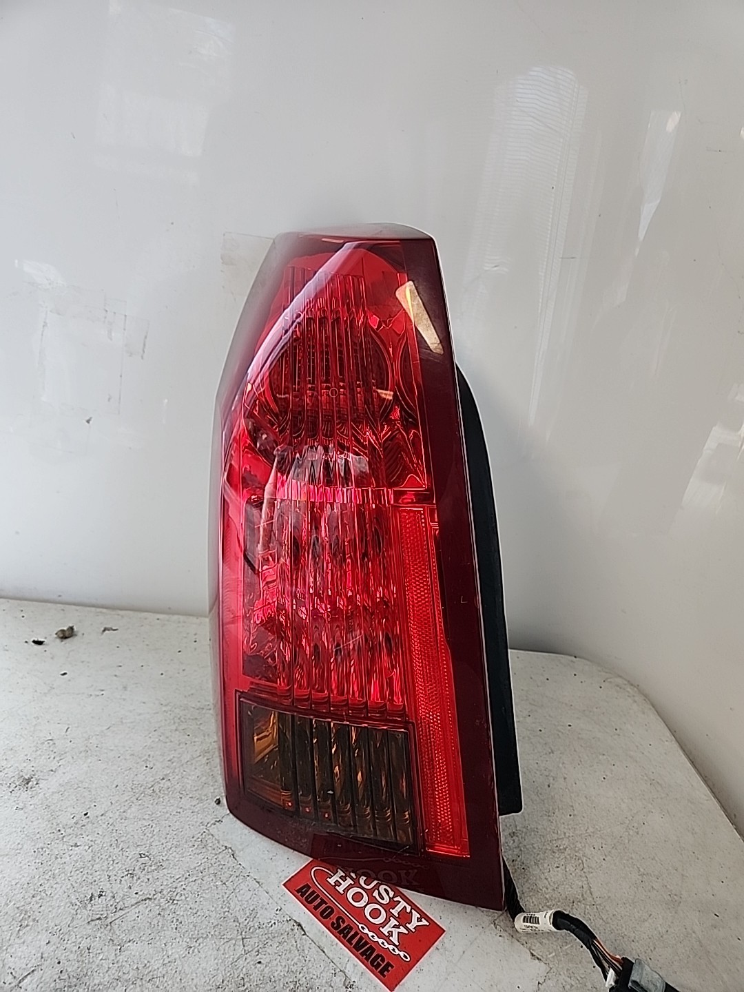 2004 Cadillac CTS Driver Side Taillight 15930597