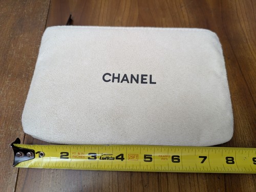Chanel Small Beige Suede Finish Zip Make Up Pouch Travel Bag 2024 Collection - Picture 8 of 9
