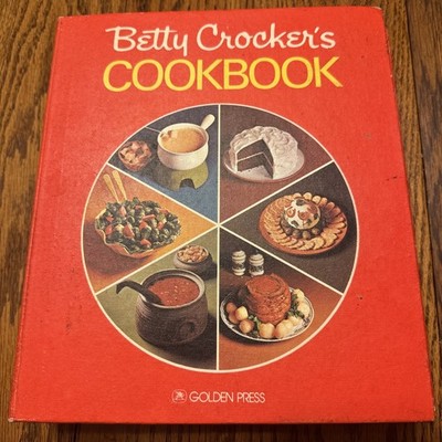 Betty Crocker's Cookbook 1976 Red Pie Cover 5 Ring Binder Vintage 26th Printing