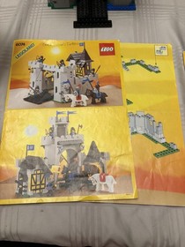 Legoland Castle Black Falcons 6074 Black Falcon's Fortress Near Complete Read