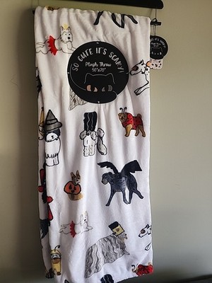 Halloween Throw Blanket 50''x70  Dogs Costumes NWT Adorable! So Cute It s Scary