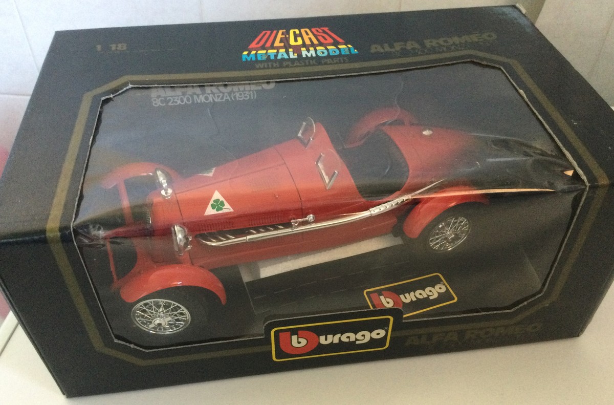 TRES BELLE!! Bburago ALFA ROMEO 2300 SPIDER - 1932 - 1/18 - Cod. 3008 - Boîte