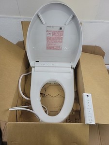 TOTO WASHLET C5 Elongated Electronic Bidet Seat - Cotton