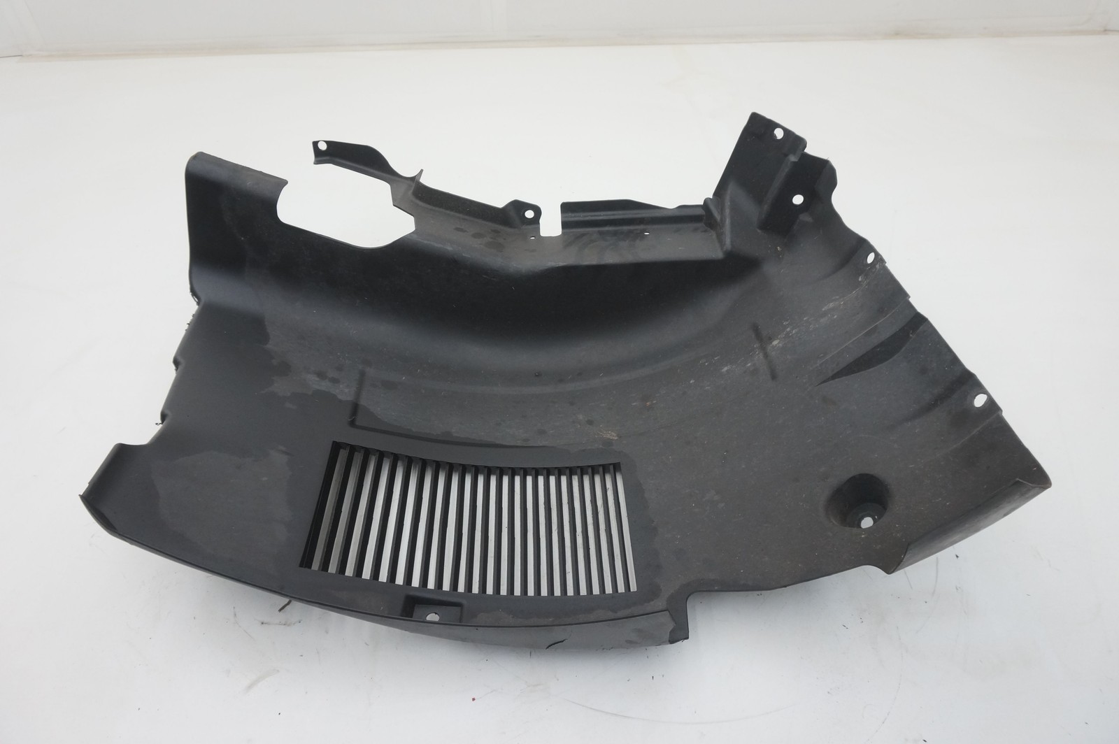 Rear Left Inner Fender Wheel Well Liner OEM 86670900 Ferrari 488 Spider 2017