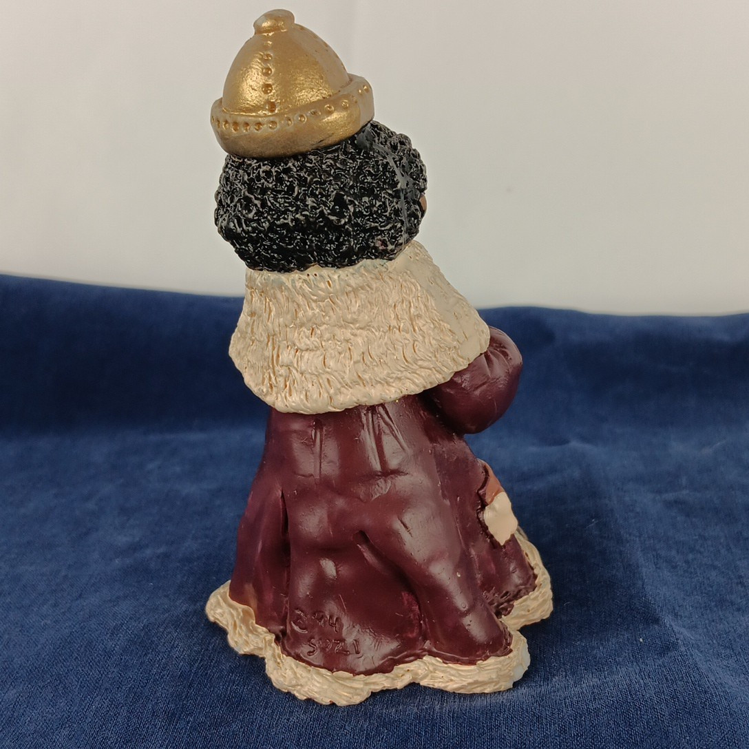 Little Blessings Nativity Scene Figure With Gift Resin Vtg Retro Replacement
