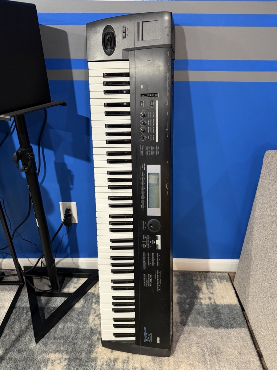 KORG TR76 シンセサイザー KORG シンセサイザー TR76 【公式通販】