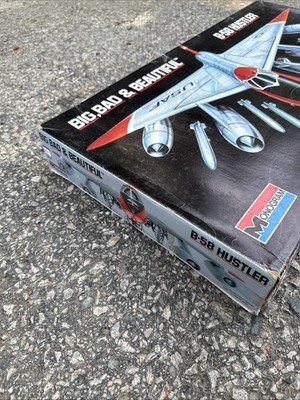 1989 Monogram 1/48 USAF Big Bad & Beautiful B-58 Hustler Model