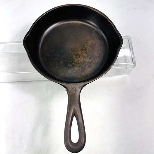 Wagner Ware No3  Cast Iron Skillet