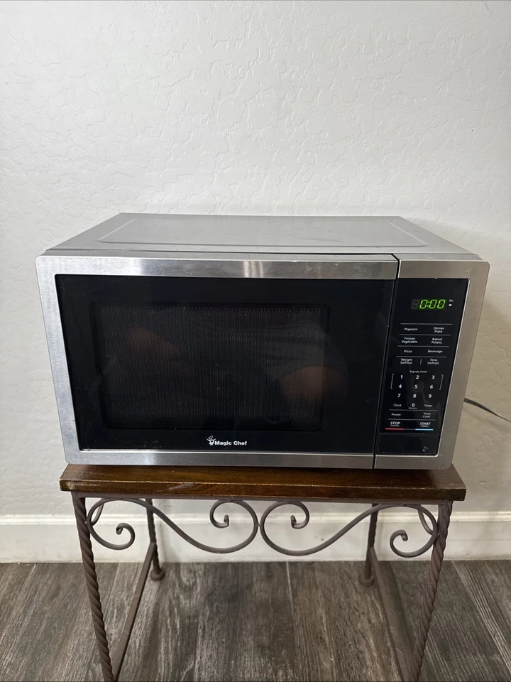 Magic Chef 900 Watt 0.9 Cu Ft Digital Touch Small Countertop Microwave, Black - Image 2 of 4