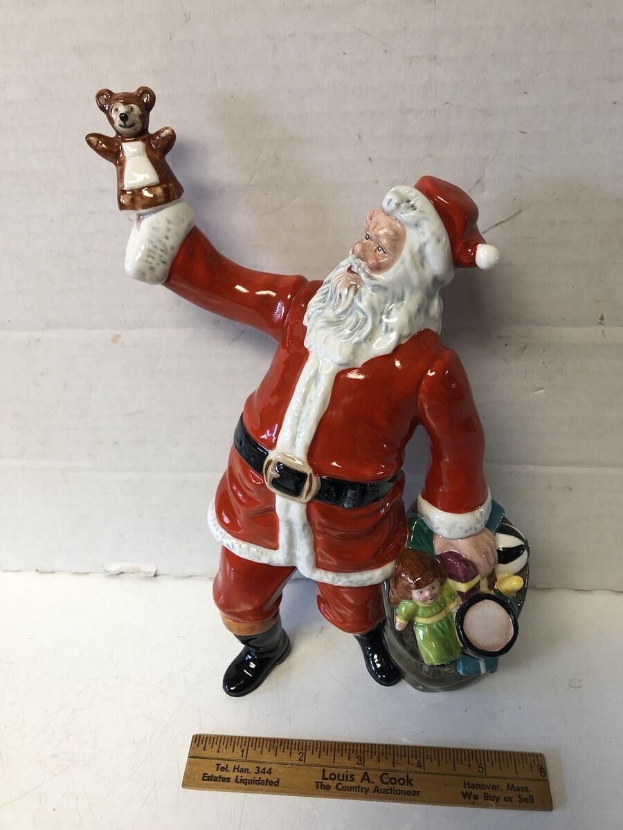 Vintage Royal Doulton Figurine 1981 Santa Claus HN 2725 Vintage Royal Doulton Figurine 1981 Santa Claus HN 2725