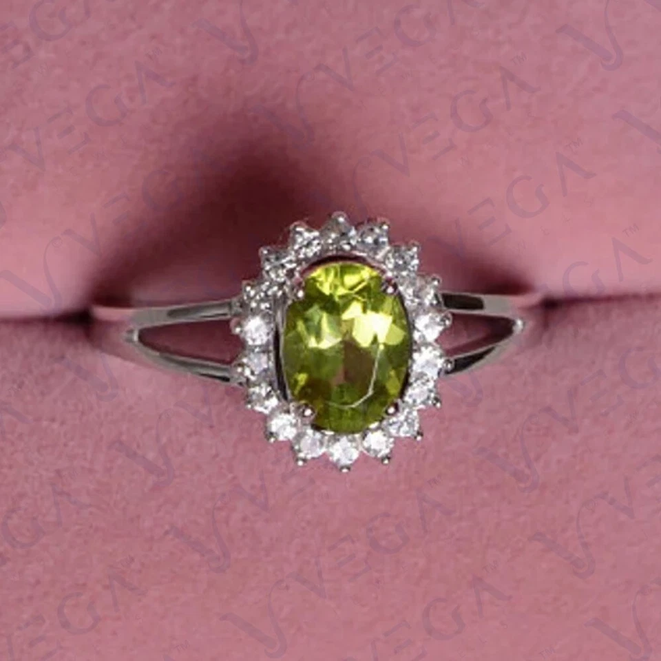 Anel de noivado folheado a ouro branco 18K com peridoto natural e diamante corte oval 3,54 quilates - Imagem 2 de 4