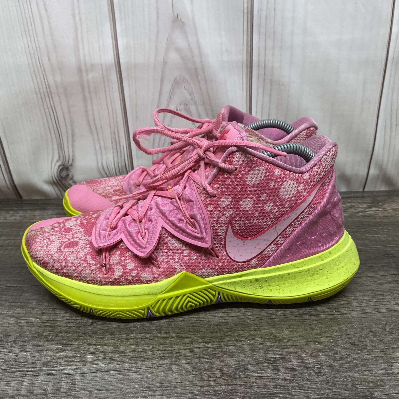 Nike Kyrie 5 x SpongeBob SquarePants 