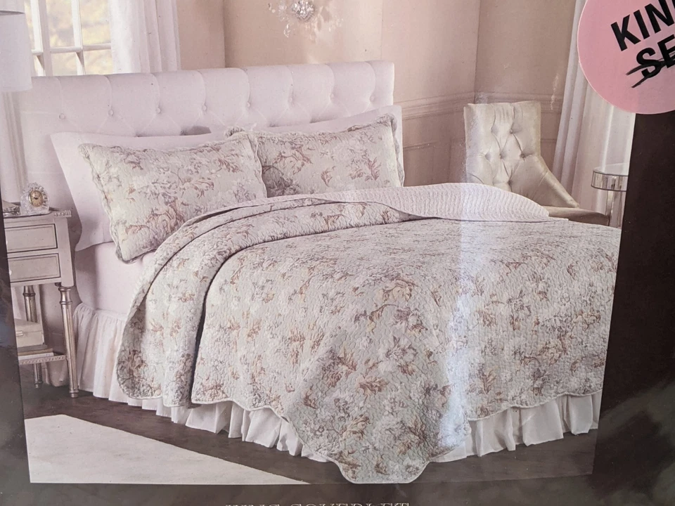 Raymond Waites King Quilted Coverlet, 2 King Shams & 2 Standard Shams Floral - Image 3 of 4