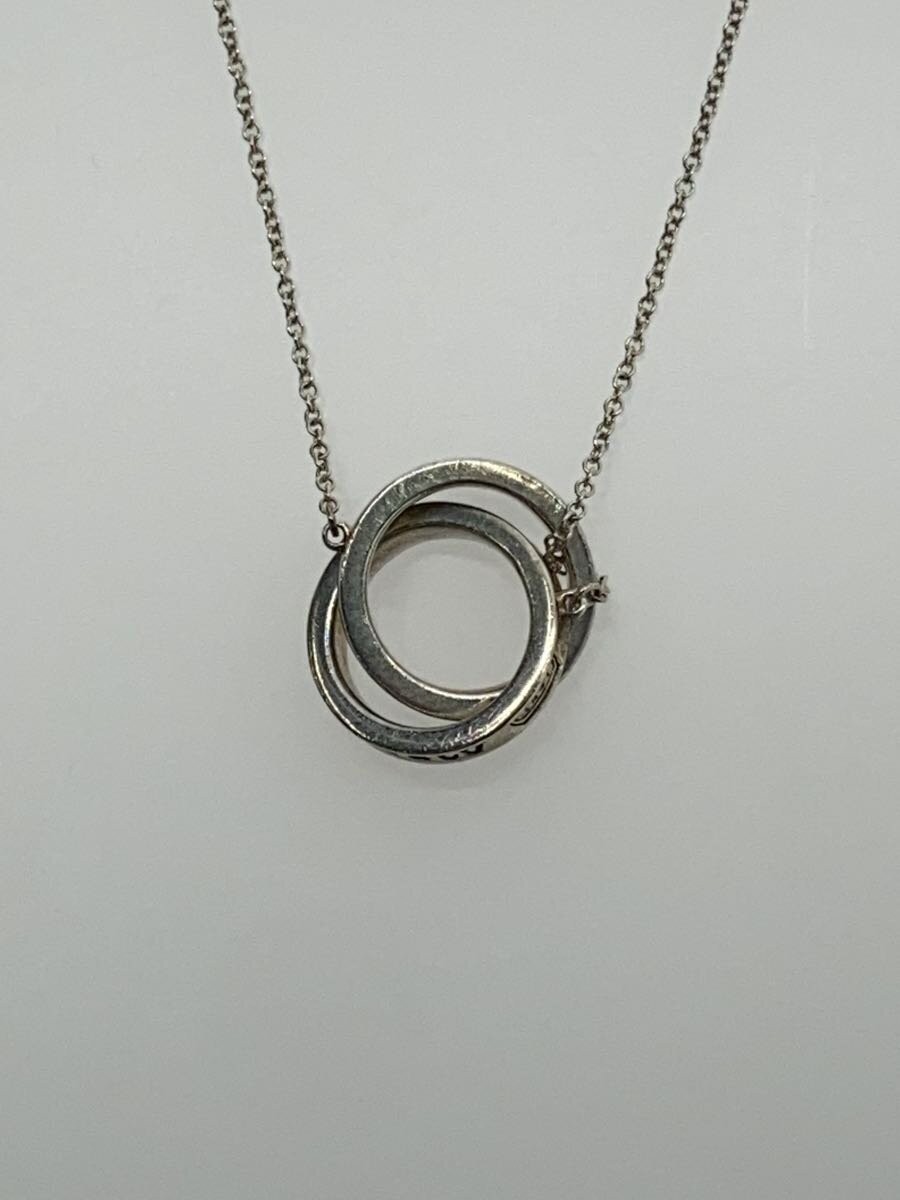 TIFFANY & Co. Interlocking Double Ring Necklace i… - image 17