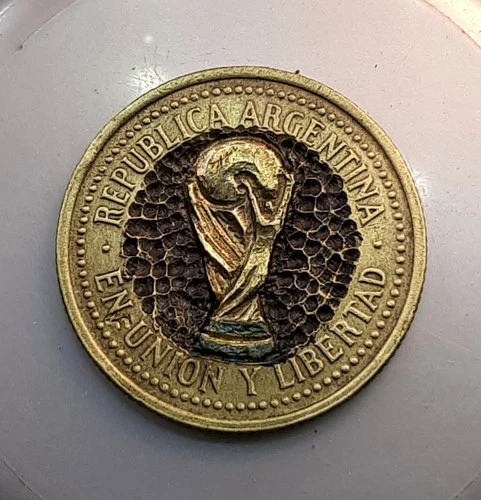 Hand-Carved Hobo Nickel USA 2026 FIFA  World Cup  - 25 Cents Argentina 2009