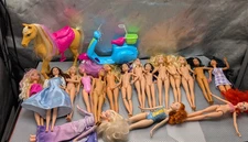 Lot of 18 Mattel Barbie Dolls +100pc Clothes Shoes Accessories Vintage to Modern