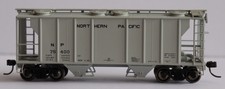 Atlas HO 20006565 - Trainman - PS-2 Covered Hopper Car "Northern Pacific" 75422