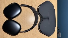 Apple AirPods Max USB-C Midnight Black with Smart Case - Excellent Condition
