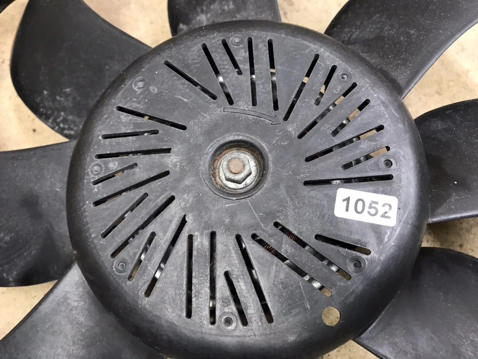 Ventilador de refrigeración del radiador Volvo S80 2007-2009 hoja del motor OEM Foto 3 de 4