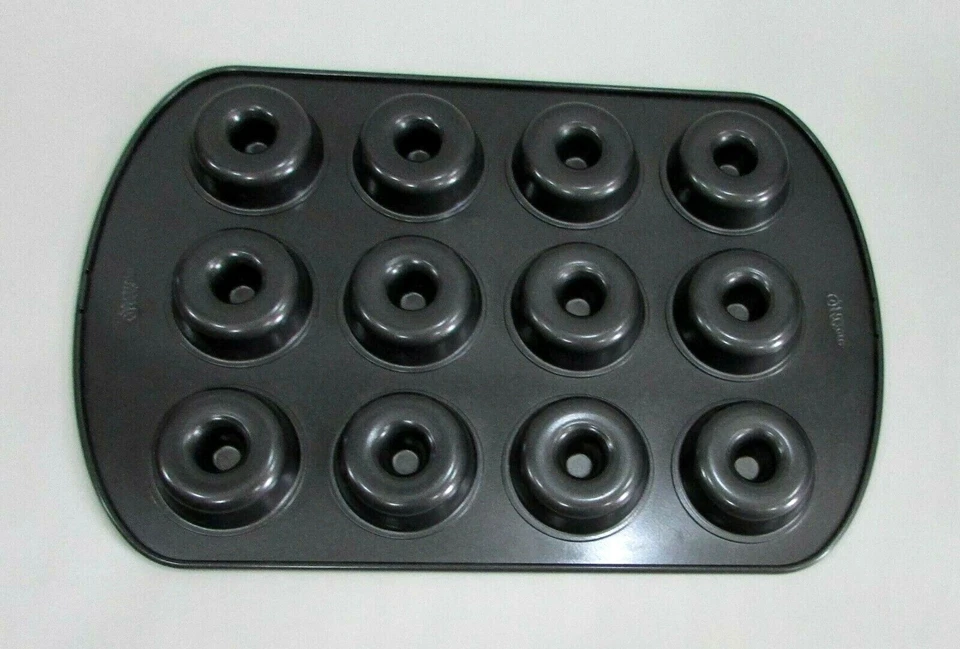 Wilton Carbón Negro Mediano 2.25" Donut Donut Sartén 12 Cavidades Agujero Envío/S GRATIS Foto 2 de 3