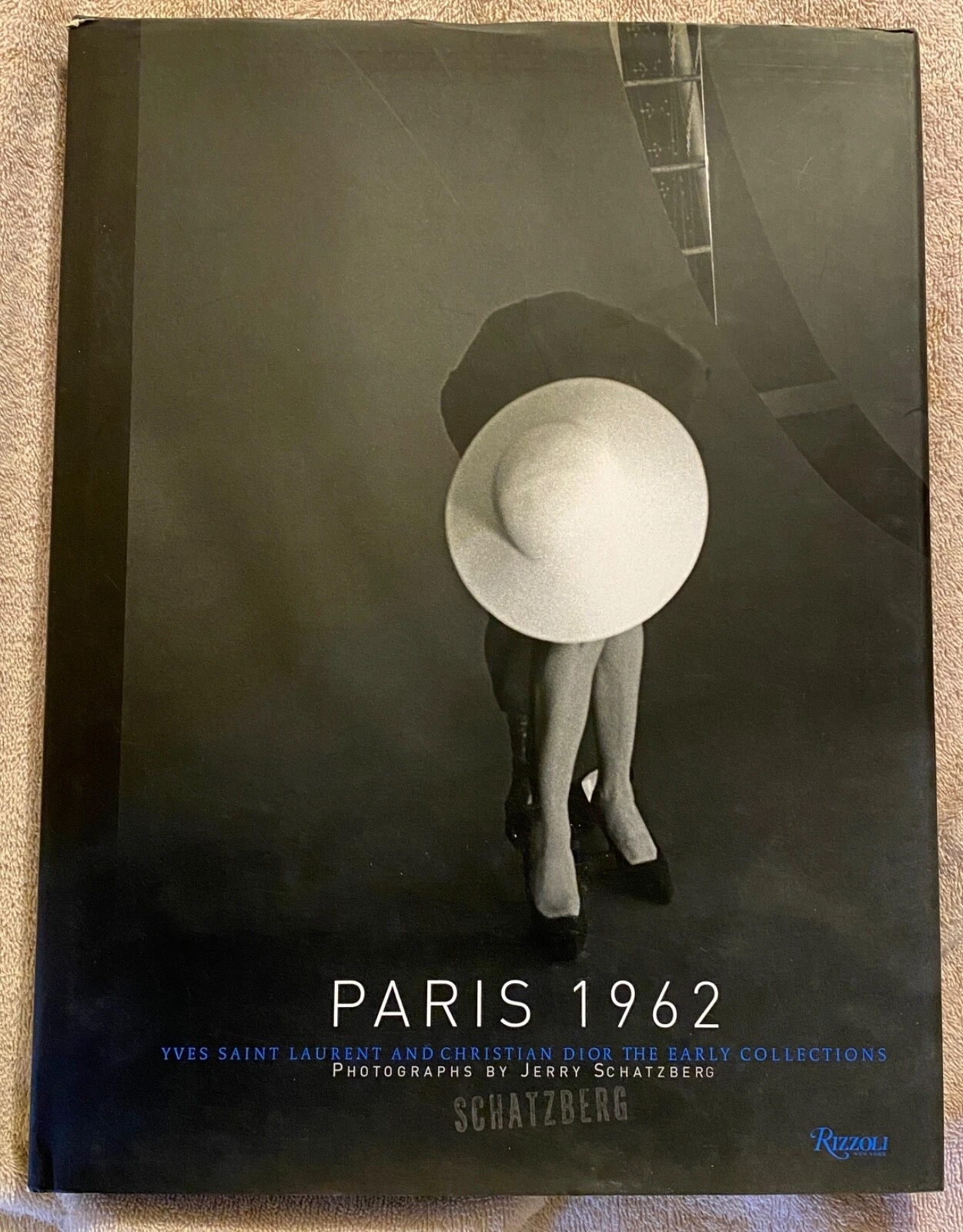 Paris 1962 : Yves Saint Laurent et Christian Dior, Les Premières Collections