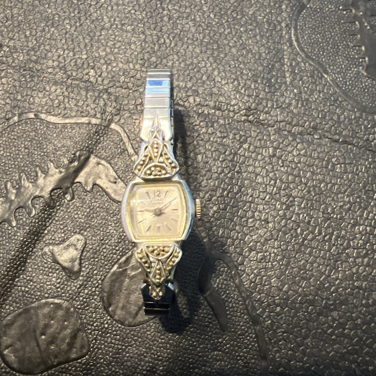 VOGUE WATCH 17 JEWEL RETRO VINTAGE ANTIQUE Antique Gents Vogue Date Stainless Steel Wrist Watch 29 mm  main image 3