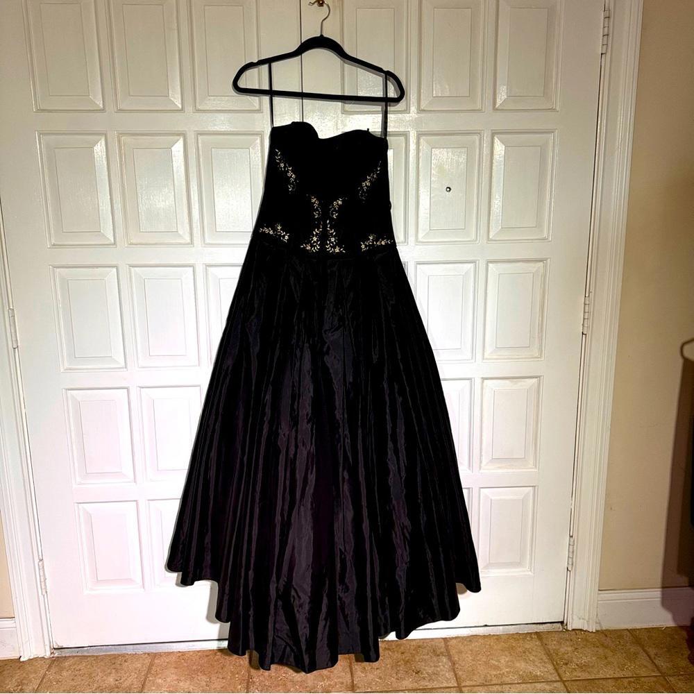 Jessica McClintock Black Satin and Gold Embroidered and Jeweled Bodice  Ballgown