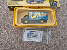 1/64 CORGI VANGUARDS SURF Bedford S Type Van Diecast Modell VA8002 In OVP