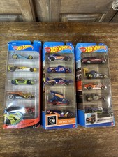 Hotwheels. Lot Of 3, 5 Car Gift Packs 2013 2021  2022