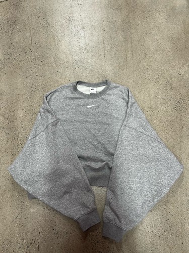 Nike grau Center Swoosh Cropped Crewneck Sweatshirt Oversized Größe XL - Bild 1 von 5