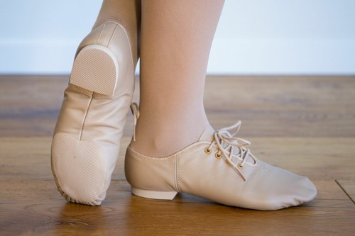 JAZZ DANCE SHOES - Leather Split Sole Lace Up BLACK or TAN Size US1.5 = 20cms - Picture 3 of 7