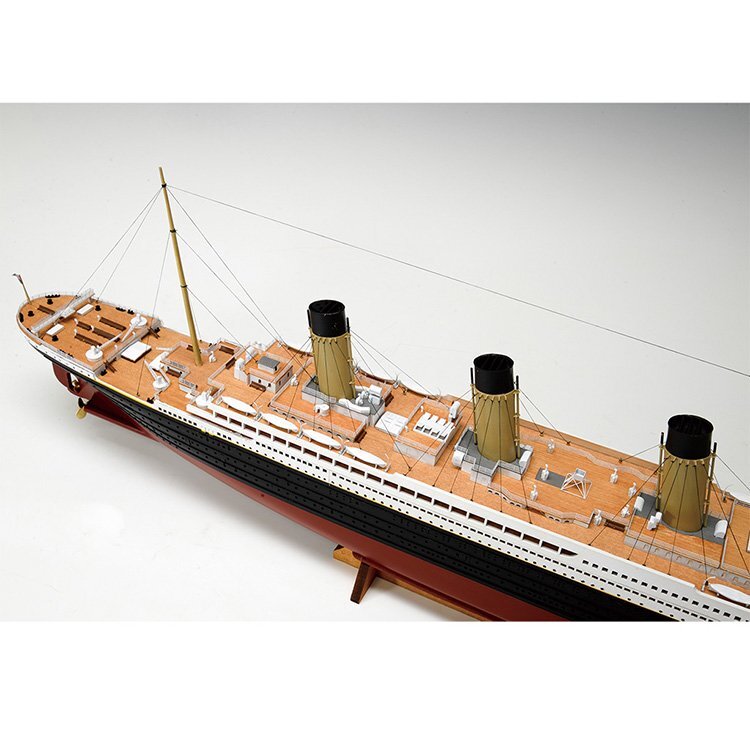 R.M.S. TITANIC 1/350模型キット　タイタニック Amazon.com: Minicraft RMS Titanic Model Kit (400 Piece