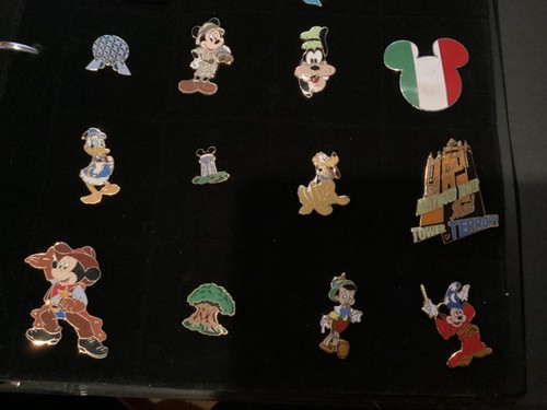 WALT DISNEY WORLD PIN TRADING BOOK CON 20 SPILLE DISNEY E OTTO SPILLE NON DISNEY INCL. - Foto 5 di 8