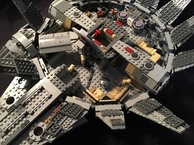 LEGO Star Wars: Millennium Falcon (75105) 99% Complete Box Instructions Figures