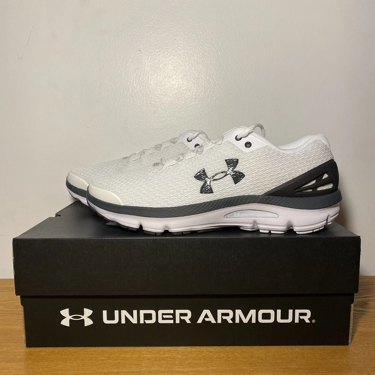 Under armour gemini on sale 2.5 white men