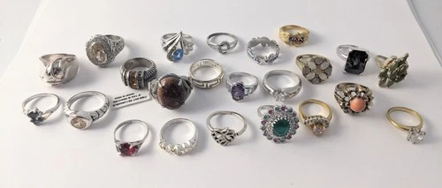Vtg Mod Costume Ring Lot Gemstones Glass Ect 23 PC Wearable Jewelry Plated