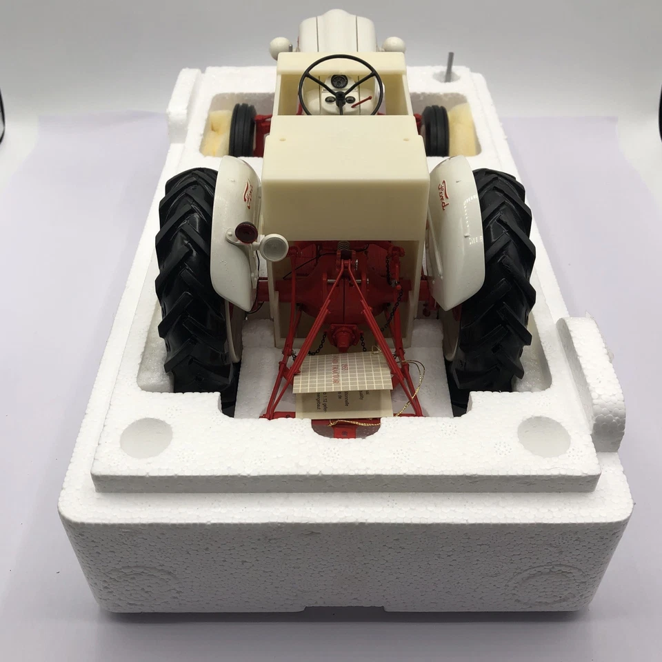 Franklin Mint The Ford 1953 Golden Jubilee Tractor 1/12 Scale DieCast BRAND NEW - Image 4 of 4