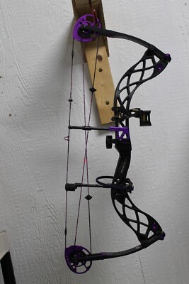 Bowtech Carbon Rose - RH - Black - 50# - Sight - Rest - Wrist Sling