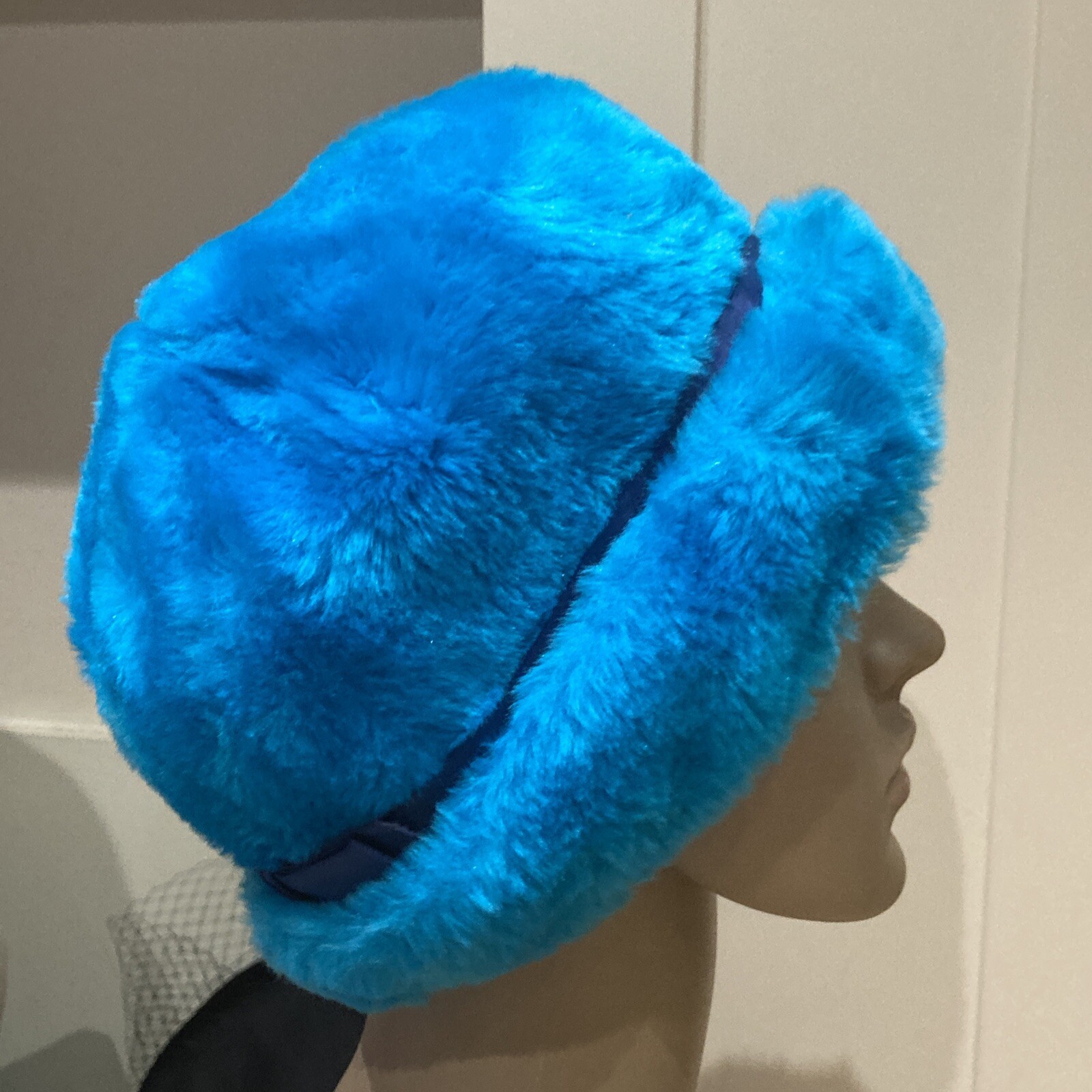 Vintage 1960s/Early 1970s Turquoise Faux Fur Hat, Size Medium 6